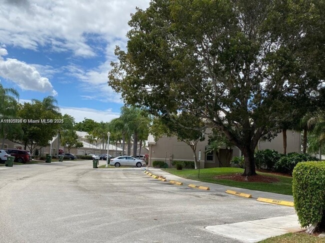 Building Photo - 2142 Madeira Dr