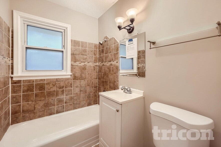 Building Photo - 4020 Nevada Ave N