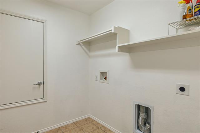 Building Photo - 15944 Avenel Way