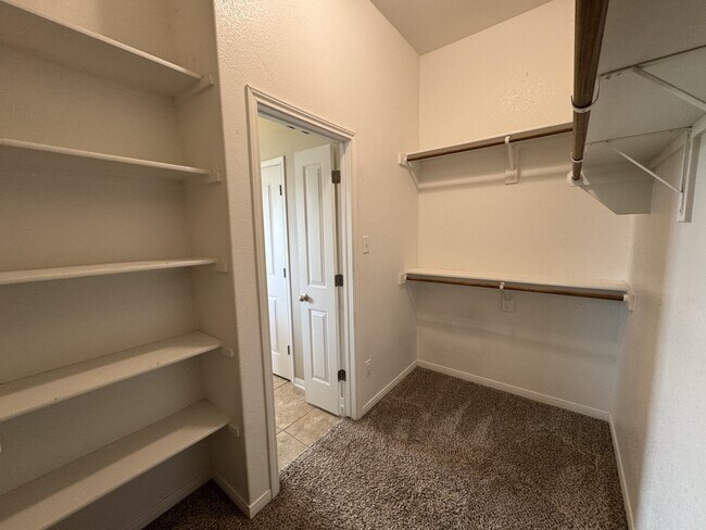 Building Photo - 5611 Markham Dr