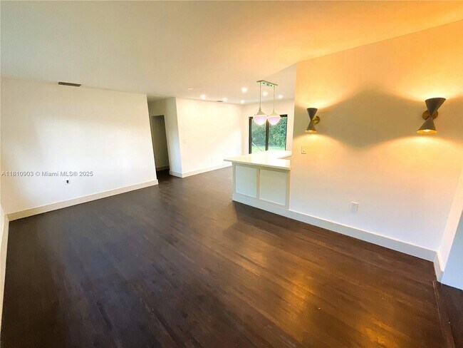 Building Photo - 6646 SW 60th St