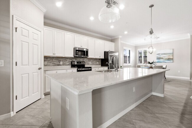 Building Photo - 12023 Hawthorn Lake Dr