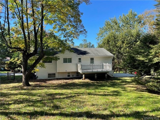 Building Photo - 7 Castle Dr