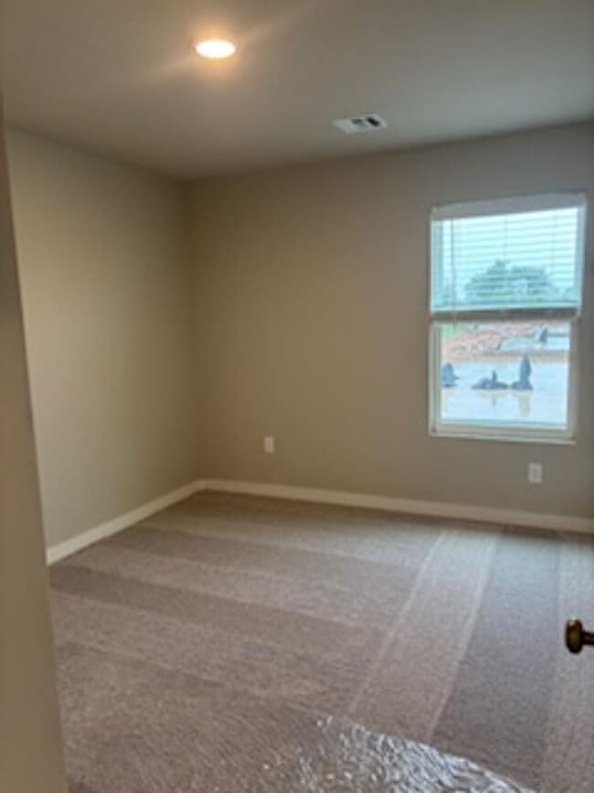 Building Photo - 2116 SE 90th St