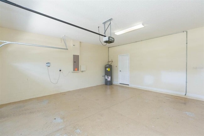 Building Photo - 20101 Oakflower Ave