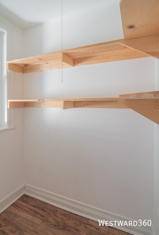 Building Photo - 7831 S Kingston Ave