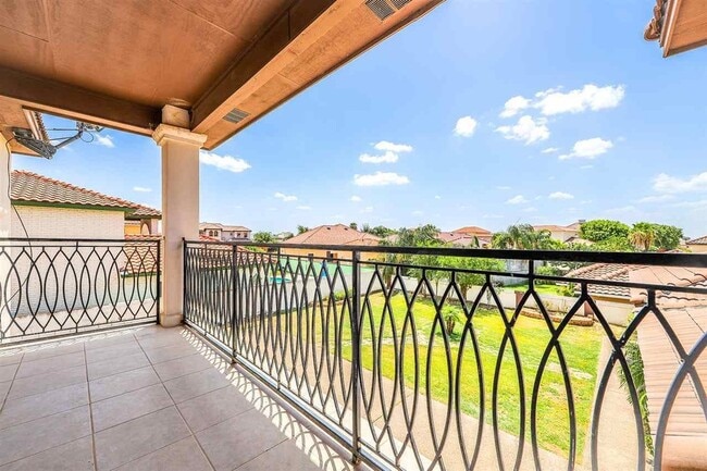 Building Photo - 305 Lake Clark Ct