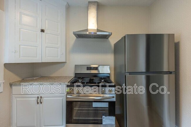 Building Photo - 39 Warder St