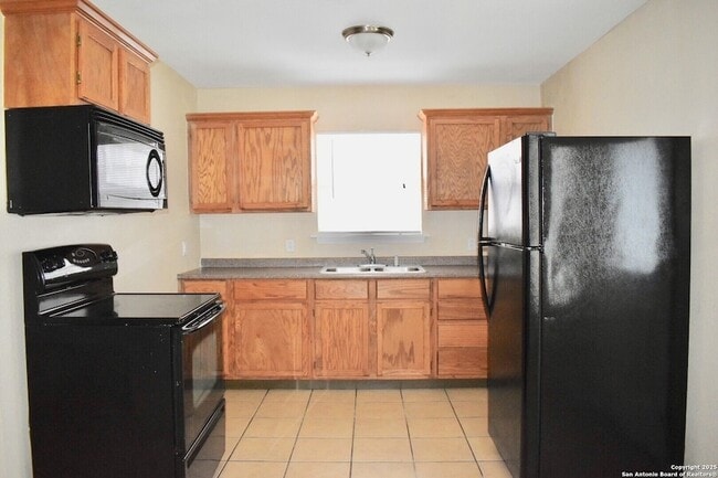 Building Photo - 1758 Amanda St