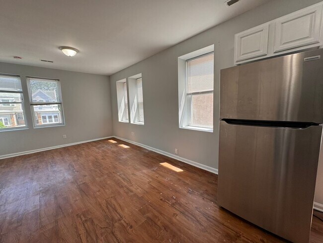 Building Photo - 1018 S 52nd St