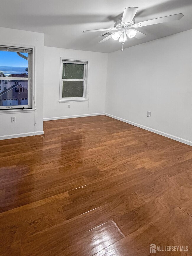 Building Photo - 207 Remsen Ave