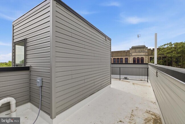 Building Photo - 4021 Brown St
