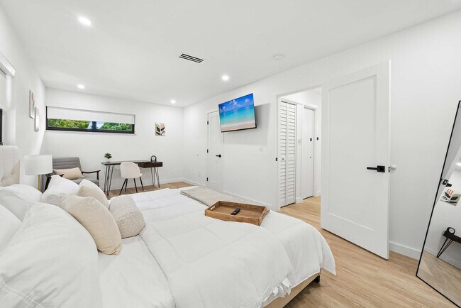 Building Photo - 3737 Frow Ave