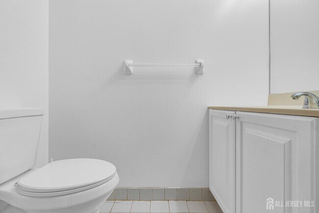 Building Photo - 21 Inverness Dr