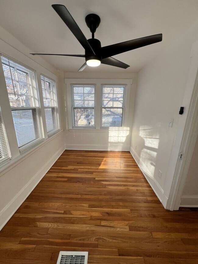 Building Photo - 3-Bedroom Home with Bonus Library/Office Near Local Attractions!