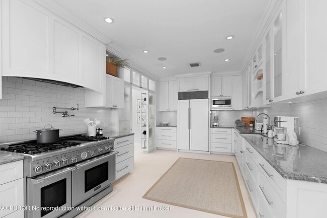 Building Photo - 265 List Rd