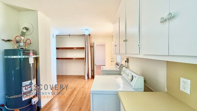 Building Photo - Mid-Century Montclair 3+ Bedroom with Filtered San Francisco Bay Views!