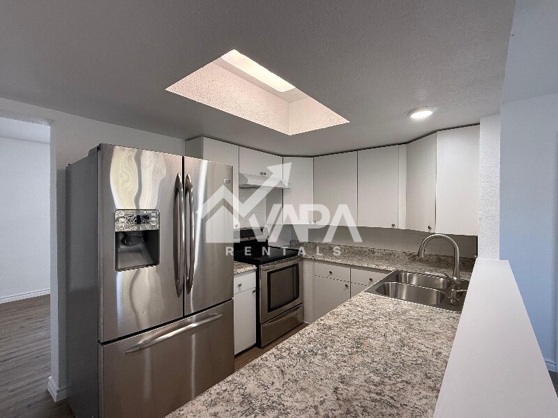 Building Photo - 6115 Lake Kemp St