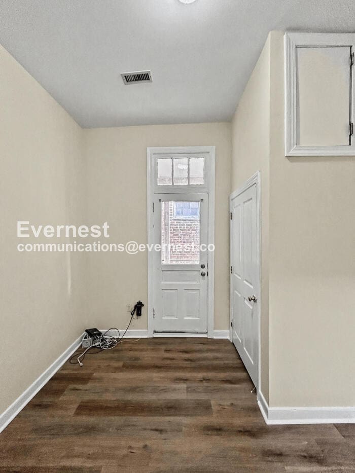 Building Photo - 1815 W Grace St