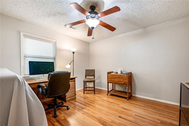 Building Photo - 2917 Mayberry Ln