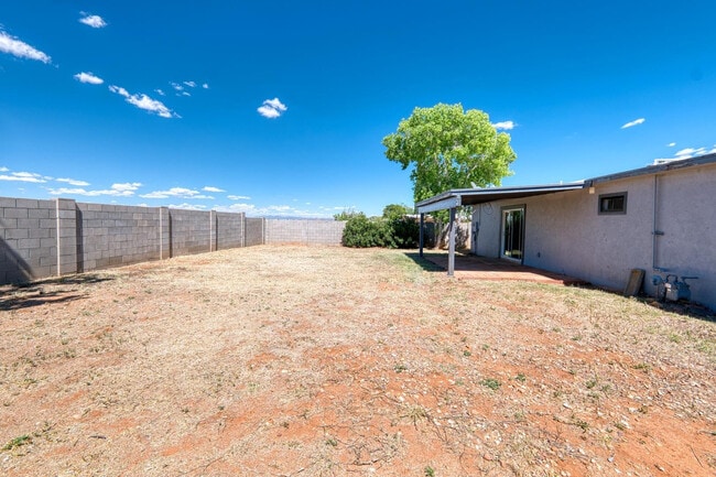 Building Photo - 4931 E De Medici Dr