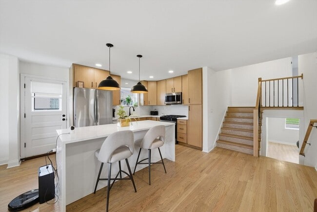 Building Photo - 9536 Tripp Ave