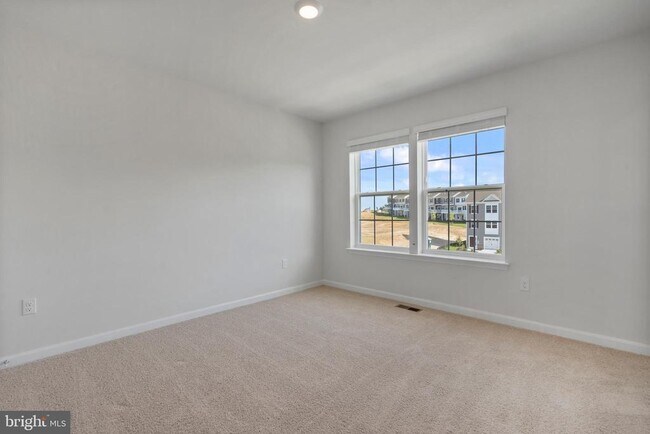 Building Photo - 16649 Green Glade Dr