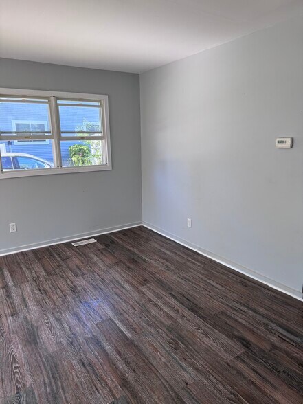 Building Photo - 115 Wamplers Ct