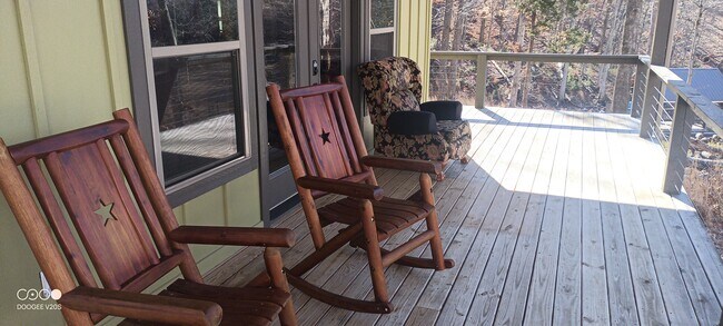 Building Photo - 1040 Rdg Pt Trl