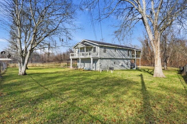 Building Photo - 360 S Lakeside Dr