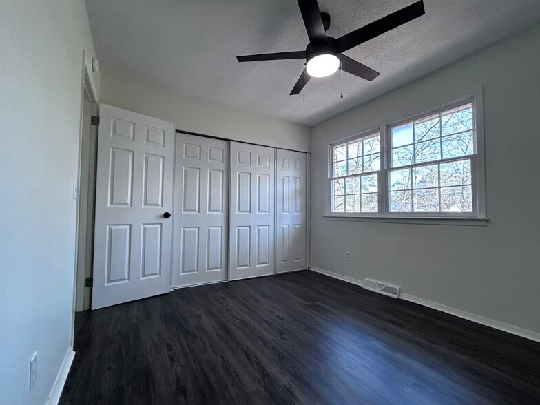 Building Photo - 3700 Cairnbrook Ct