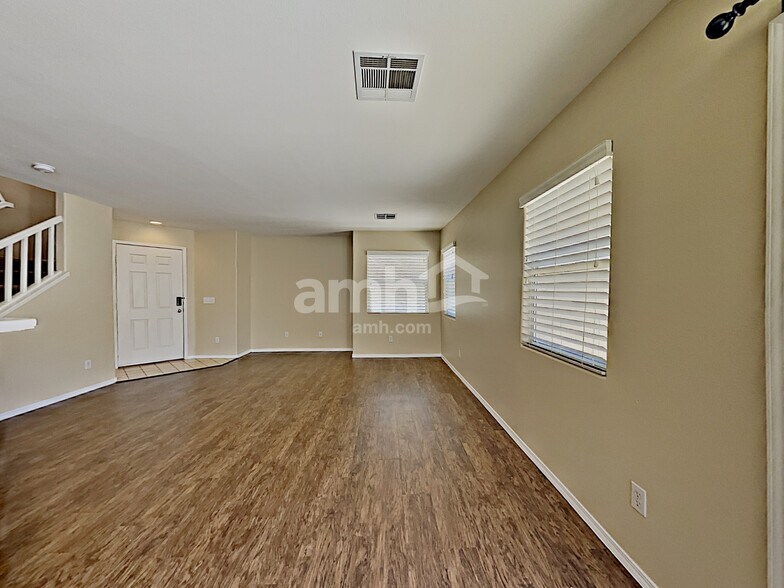Building Photo - 986 Cantabria Heights Ave