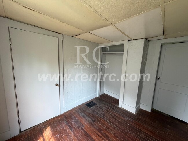 Building Photo - 410 Grant-
