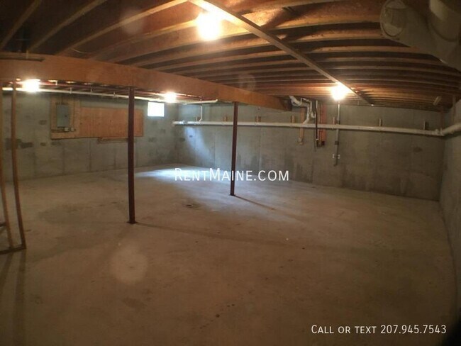 Building Photo - 706 Fuller Rd