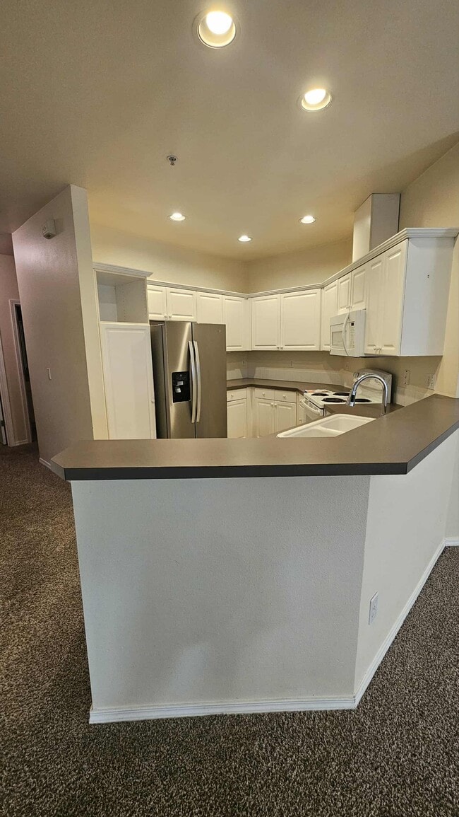 Building Photo - 2127 Hammond Ave