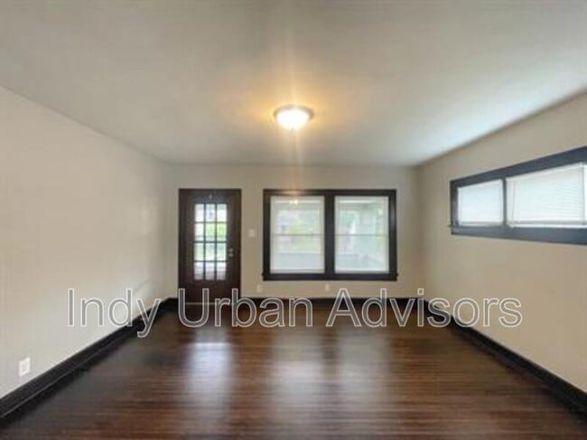 Building Photo - 916 E Tabor St