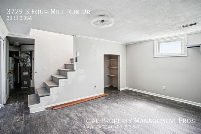 Building Photo - 3729 S Four Mile Run Dr