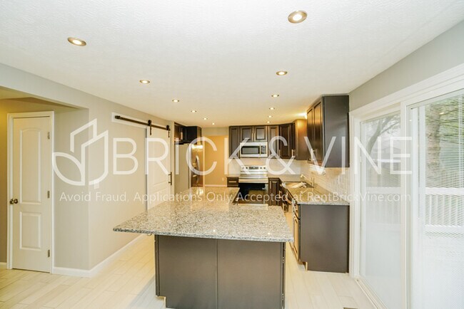 Building Photo - 5837 Snowdrop Ave