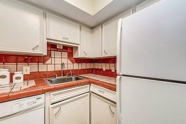 Building Photo - 5353 Institute Ln