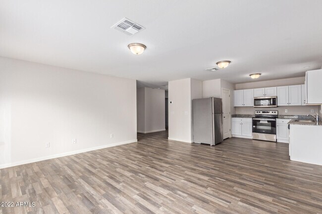 Building Photo - 1060 Palo Verde Ave