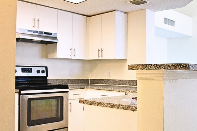 Building Photo - 5065 Wiles Rd