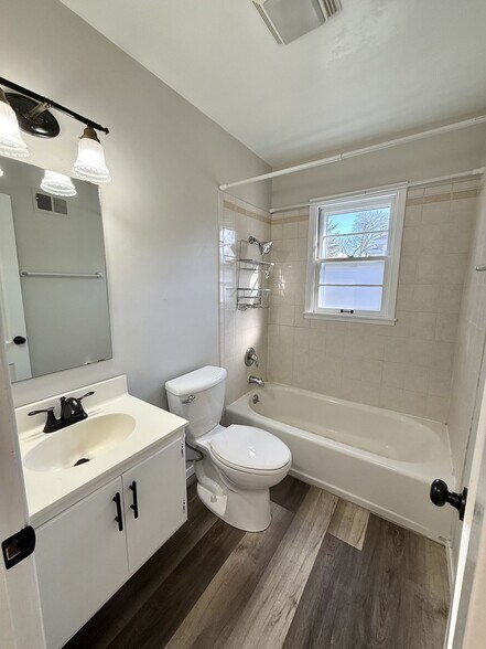 Bathroom - 1009 9th St S