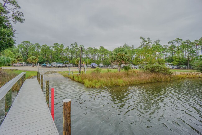 Building Photo - Modern Mobile Home in Waterfront Community