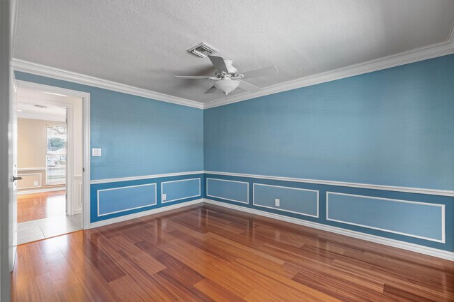 Building Photo - 3697 Holly Dr