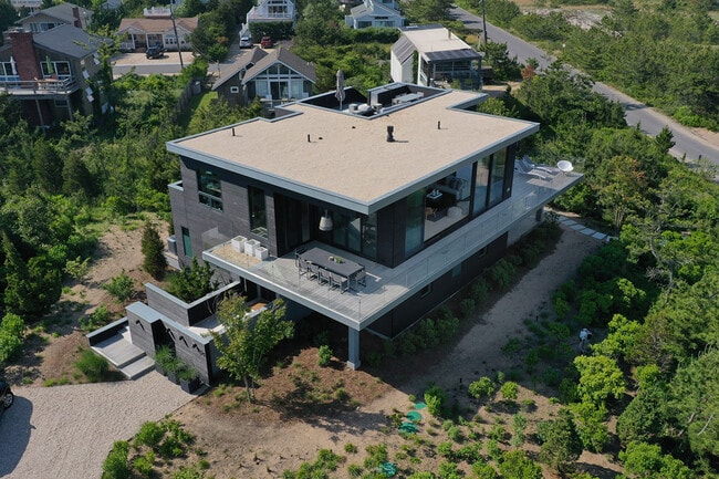 Building Photo - 95 Shore Rd