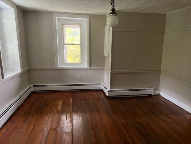 Building Photo - $1,500 Farmhouse Etters for Rent 4 bedroom...