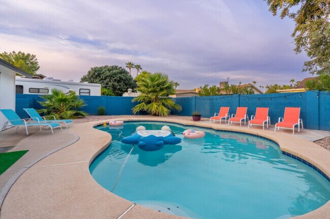 Building Photo - Downtown Gilbert Boho-Oasis|Pool|Gazebo|Ga...