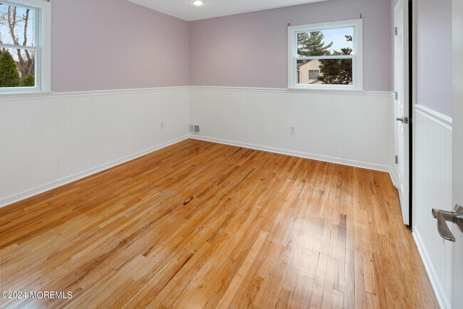 Building Photo - 362 Elton Adelphia Rd