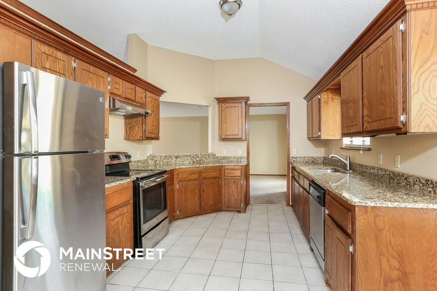 Building Photo - 11233 Cimarron Dr