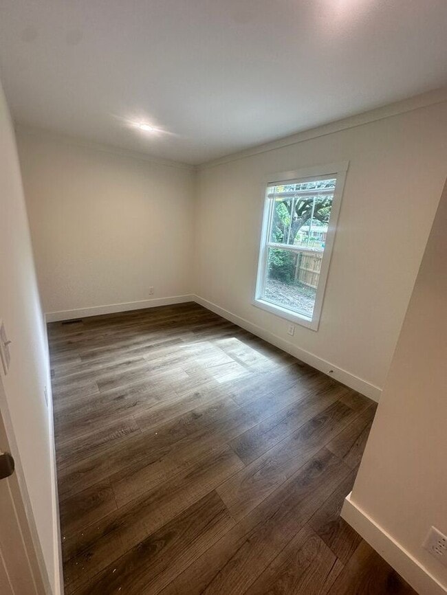 Building Photo - 2BR/2BATH newer mobile home! Off Wrightsvi...